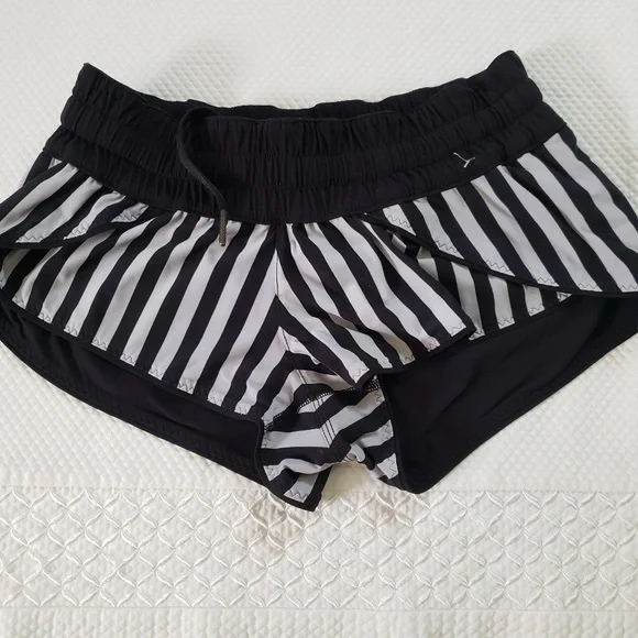 Lululemon Reversible Shanti Surf Short Sz 4 - Picture 7 of 8